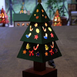 『クリスマスハンドメイド』木とガラスのクリスマスツリー（緑） 2枚目の画像