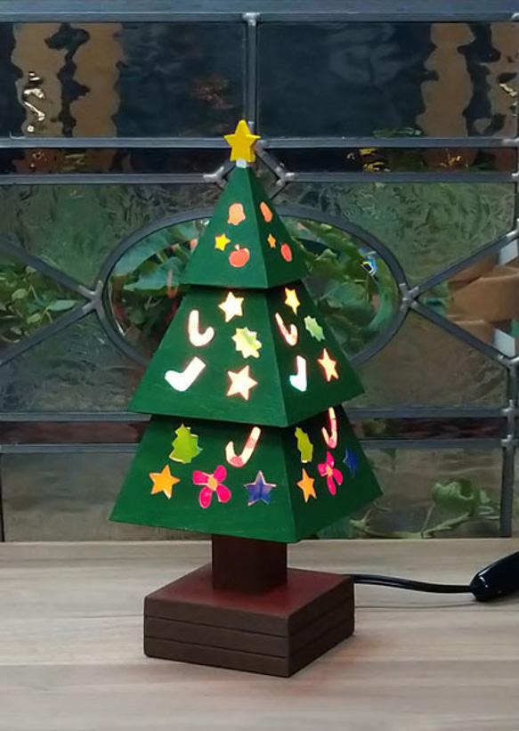 2019年制作「木とガラスのクリスマスツリー緑」 1枚目の画像