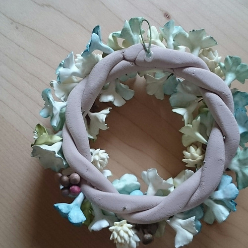 紙粘土*紫陽花のふわふわリース(blue) リース *yukako* 通販 紙粘土*紫陽花のふわふわリース(blue) リース *yukako* 通販