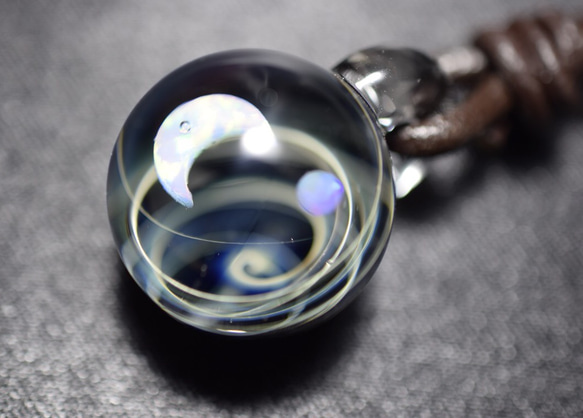 C.Walker's Glass☆ボロシリケイトガラスペンダント『月と一番星』 1枚目の画像