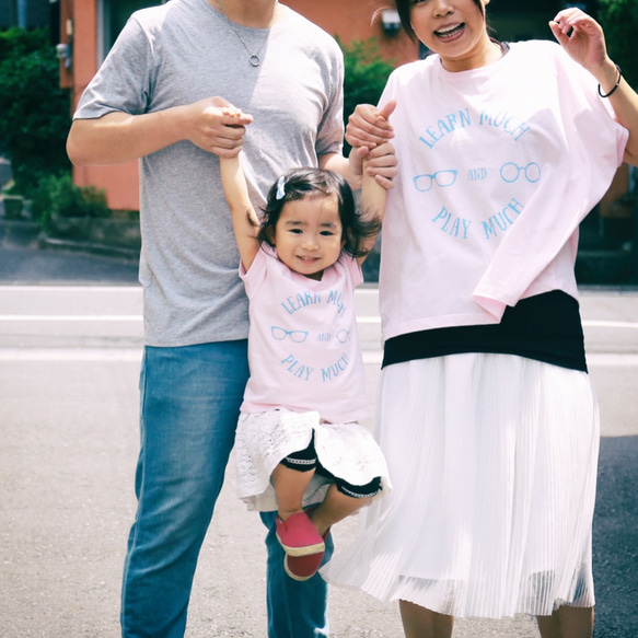ママとパパとキッズのリンクコーデ（おそろい）LEARN & PLAY