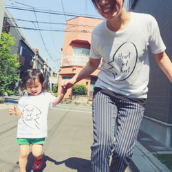 ママとキッズの2枚セット！リンクコーデ（家族でおそろい） Tシャツ[Heart and heart] 4枚目の画像