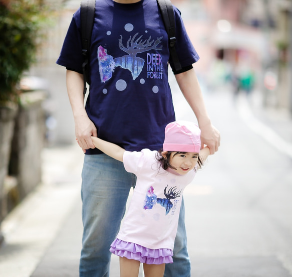 DEER IN THE FOREST(森の中の鹿)親子リンクコーデTシャツTypeA [Wearable Art] 3枚目の画像