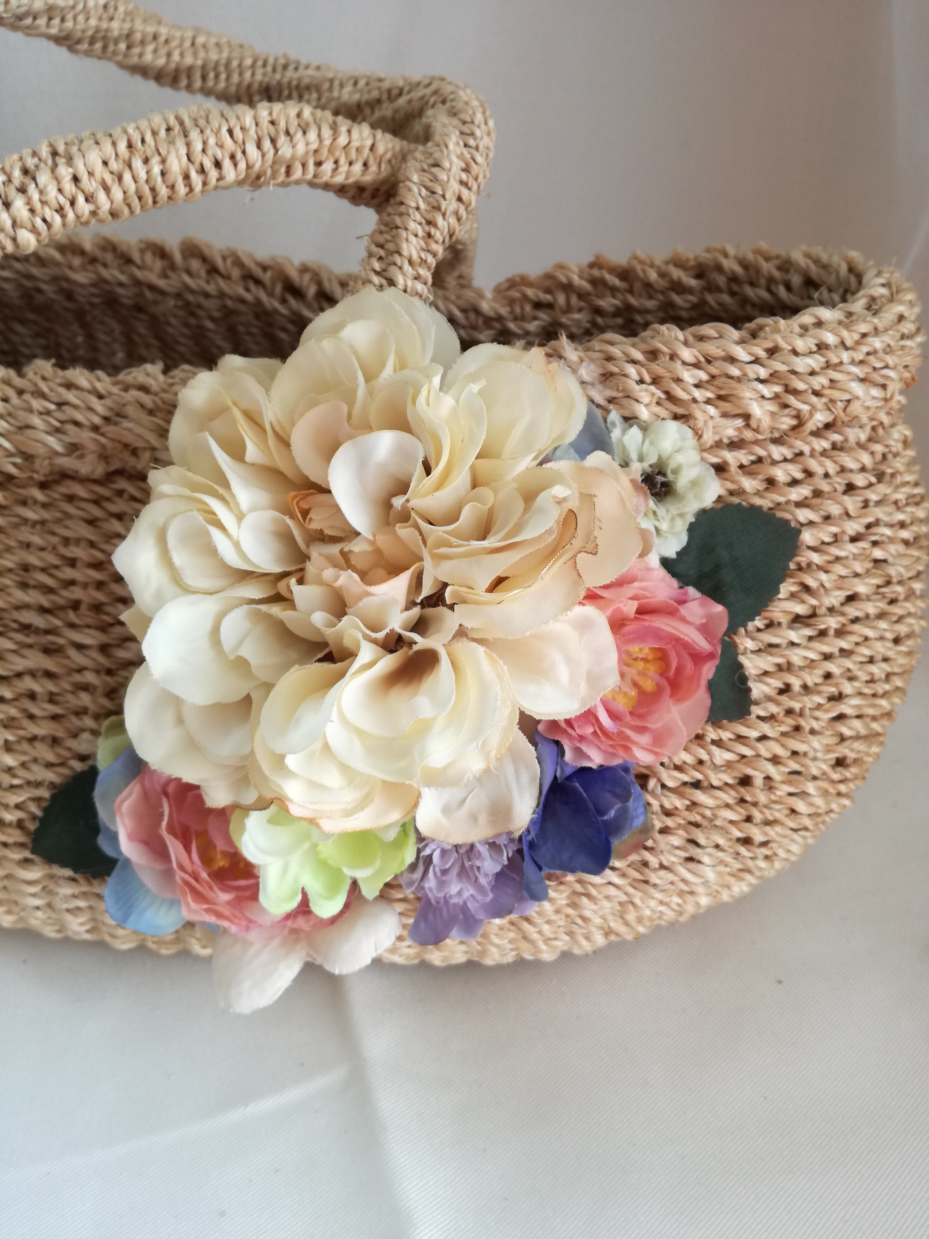 美品！かごバッグ　立体的な花　かごバッグ　花 楽天市場】かごバッグ 麦わら帽子 セット ナチュラル ベージュ