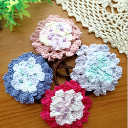 手編みの紫陽花のヘアゴム 1枚目の画像