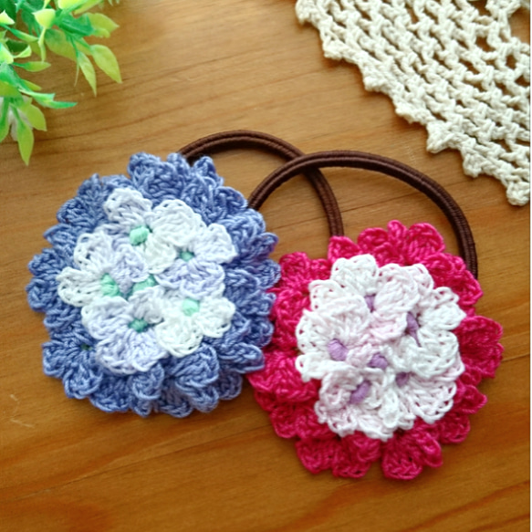 手編みの紫陽花のヘアゴム 4枚目の画像