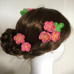 濃いピンクの小花の髪飾りセット（かんざし・コーム・Uピン・ちりめん細工） 2枚目の画像