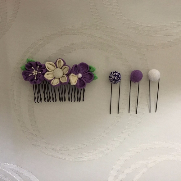 紫の小花とこてまりの髪飾りセット（成人式・七五三・ちりめん細工） 3枚目の画像