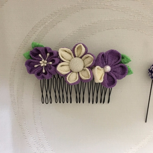 紫の小花とこてまりの髪飾りセット（成人式・七五三・ちりめん細工） 4枚目の画像