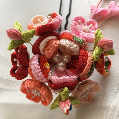 十二単のような髪飾りセット（成人式・七五三・ちりめん細工