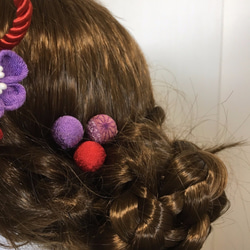 赤と紫の剣花の髪飾りセット（成人式・卒業式・ちりめん細工） 2枚目の画像