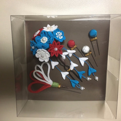 青と赤と白の小花の髪飾りセット（成人式・卒業式・ちりめん細工） 5枚目の画像