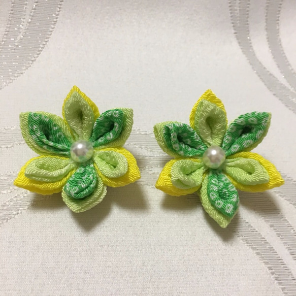 【k*mano様専用】水仙と黄緑の花のブローチ4こセット（ちりめん細工） 2枚目の画像