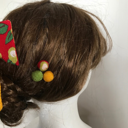 赤と山吹色の椿のリボンの髪飾りセット（卒業式・袴・ちりめん細工） 2枚目の画像