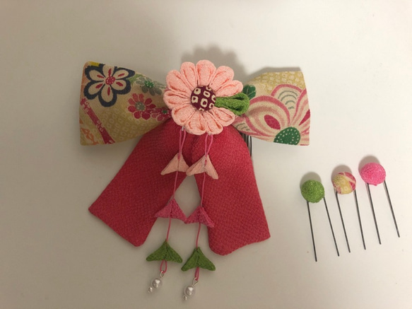ピンクのマーガレット花のリボンの髪飾りセット（卒業式・袴・ちりめん細工） 4枚目の画像