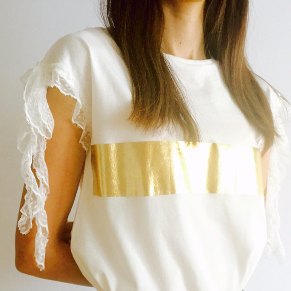 蕾絲袖T卹×金色印花&lt;女裝&gt; *每個樣品的價格 第1張的照片