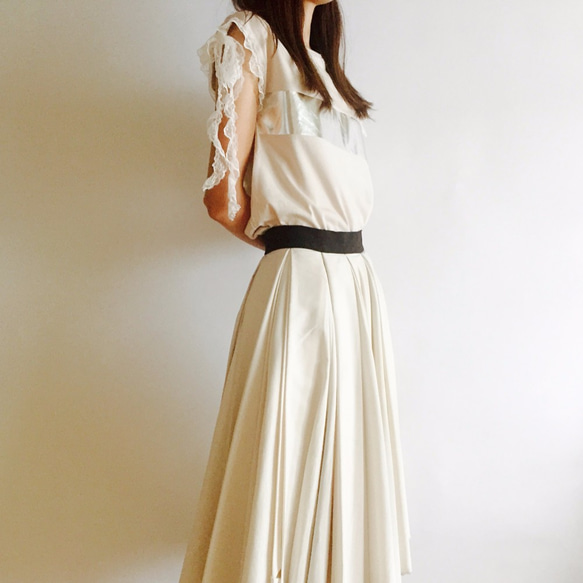 100％純棉銀色印花蕾絲緞帶袖T卹米色&lt;女裝&gt; 第2張的照片