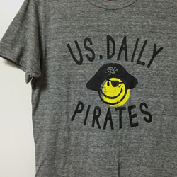 アメリカングラフィック Tシャツ 〈PIRATES〉 1枚目の画像