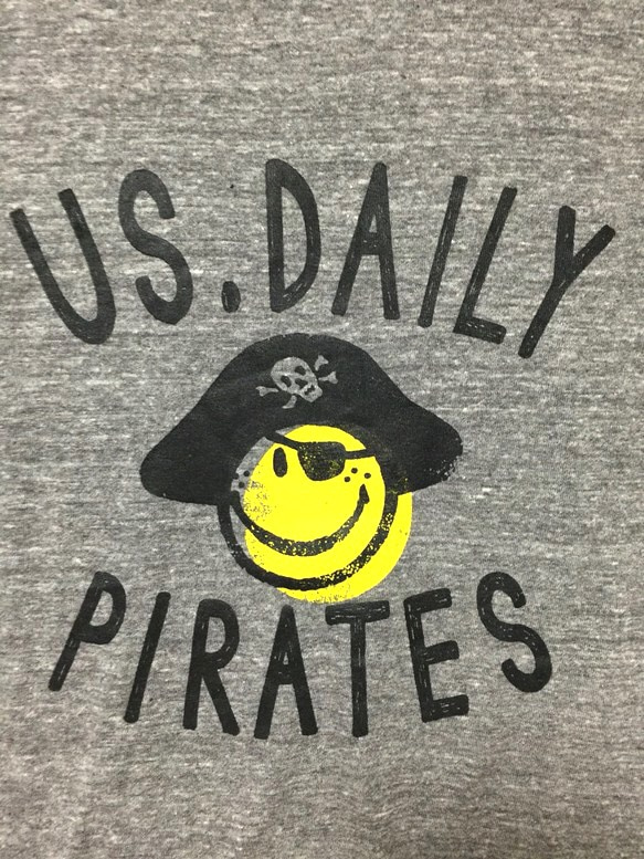 アメリカングラフィック Tシャツ 〈PIRATES〉 2枚目の画像