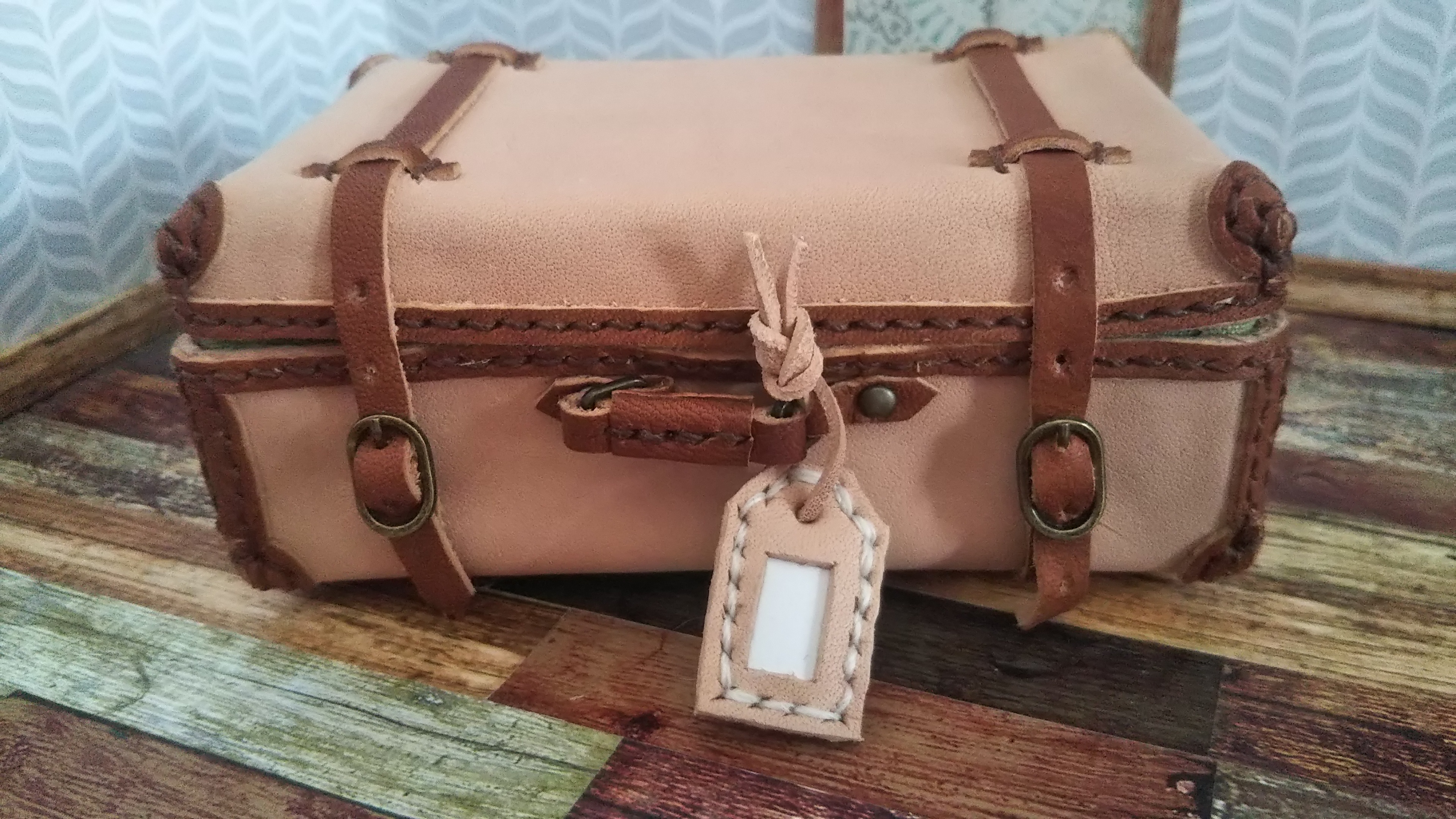 ミニチュアレザートランク　Large    ”ナチュラル×ブラウン”　　ドールに　インテリアに　名刺ケースとしても