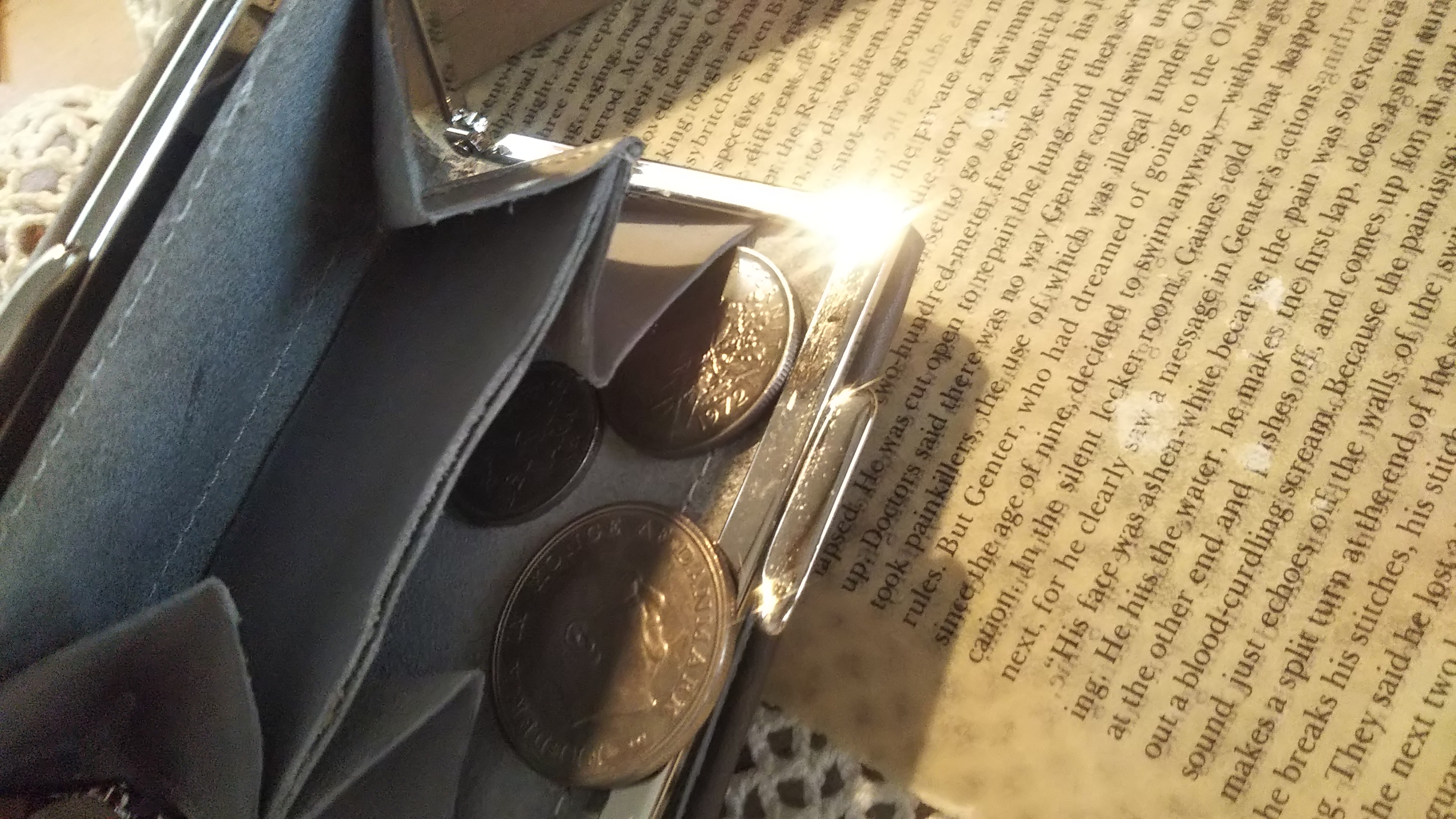本革二つ折がま口財布