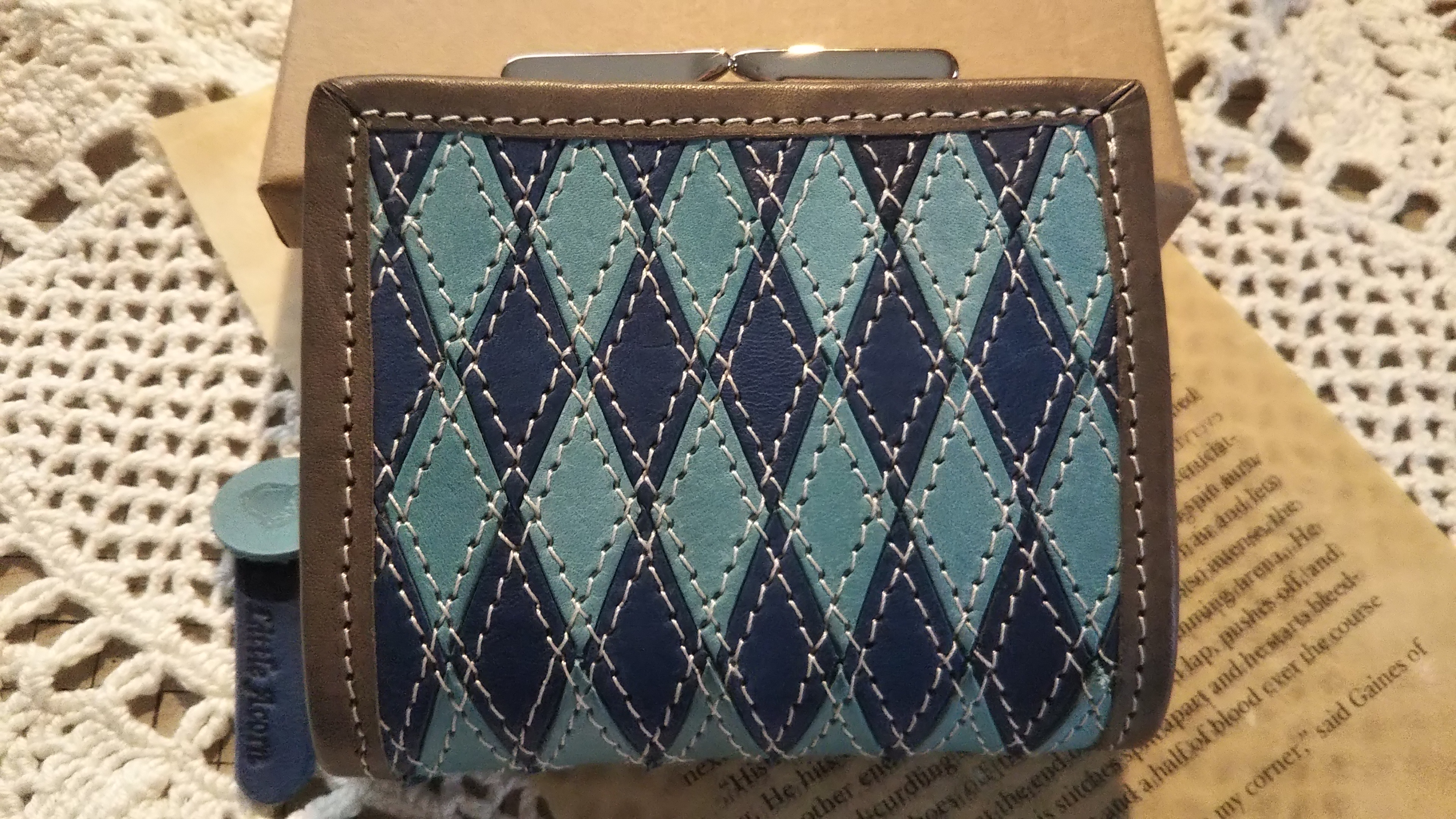 本革二つ折がま口財布