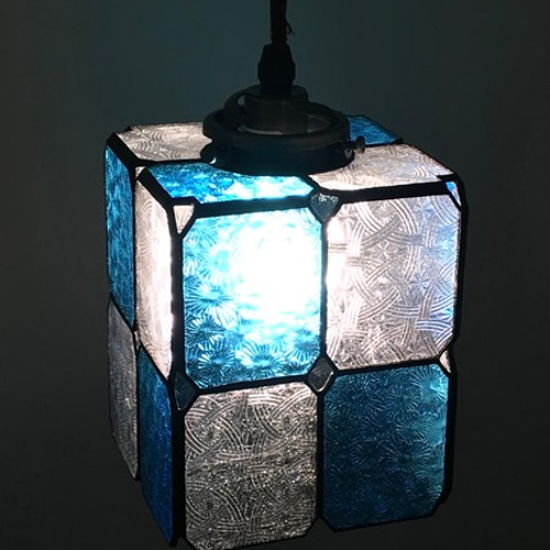 国内送料無料 ステンドグラス ペンダントライト 市松模様 ブルー
