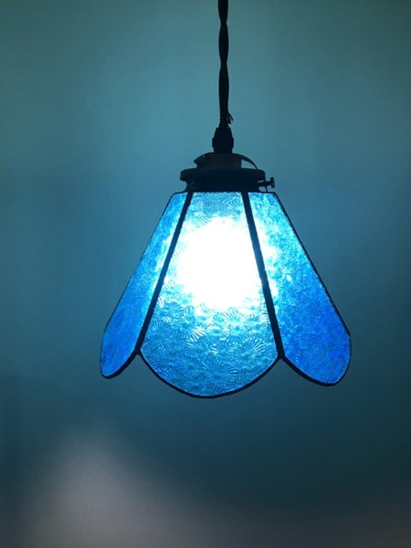 彩色玻璃[燈飾]柔和的六面體藍色吊燈禮品吊頂燈 第2張的照片