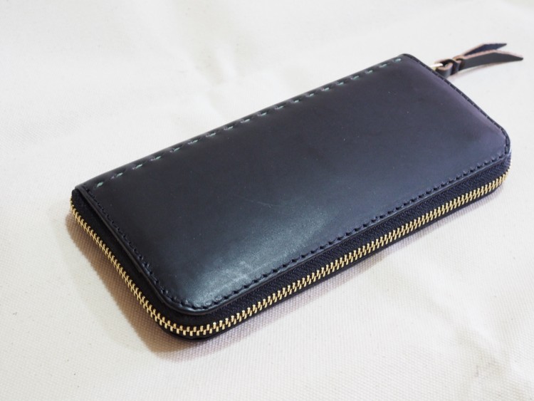 コの字ファスナーの定番長財布 / 漆黒