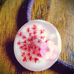 ピンクのお花ヘアゴム 3枚目の画像