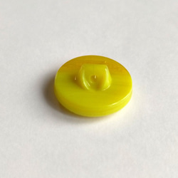 ダーシャ 黄色｜チェコ Vintageガラスボタン 18mm 1個  Nr.cz270 2枚目の画像