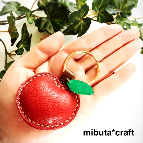 りんごちゃんのキーホルダー再販 名入れ無料 キーリング mibuta 通販