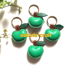 青りんごちゃんのキーホルダー再販 キーリング mibuta 通販 6720830