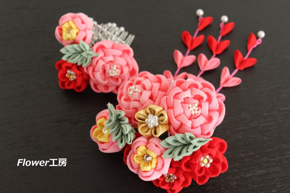 七五三にもおすすめ！　八重花たちの髪飾り2点セット　（ピンク×赤）