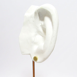 丸い形の真鍮ピアス ⋆片耳⋆ 3枚目の画像