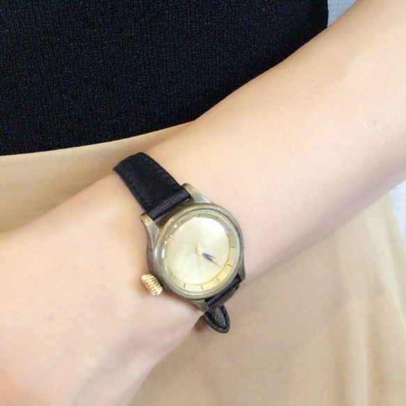 hatsunaはつな／レディース 針A 29mm【受注制作】 シンプルな手作り腕時計 真鍮製 刻印（名入れ）可能 4枚目の画像