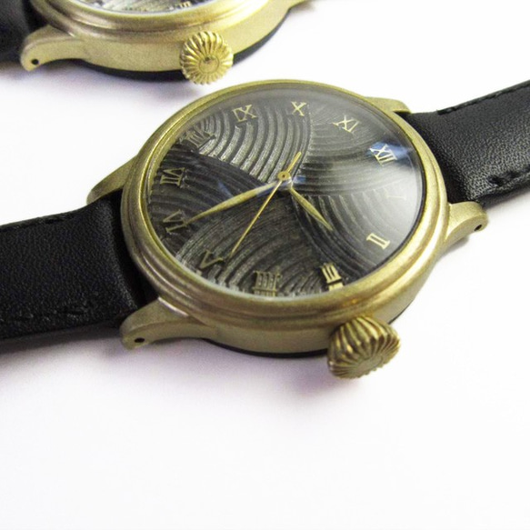 mizuna水無／真鍮色の腕時計（文字盤黒色）【受注制作】メンズ 手作り腕時計 刻印（名入れ）可能 2枚目の画像