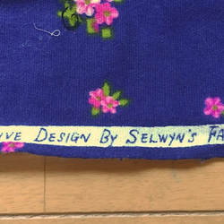 ビンテージ古布はぎれ  SELWYN'S FABRICS 花柄  ◎検索◎レトロ、フラワー、ブルー、イングリッシュ 3枚目の画像