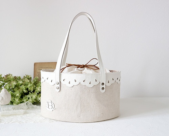 white fairy tale round bag -Mermaid- 5枚目の画像