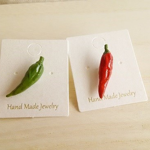 唐辛子のピンバッチ ブローチ porcuo 通販 6575530｜Creema(クリーマ)