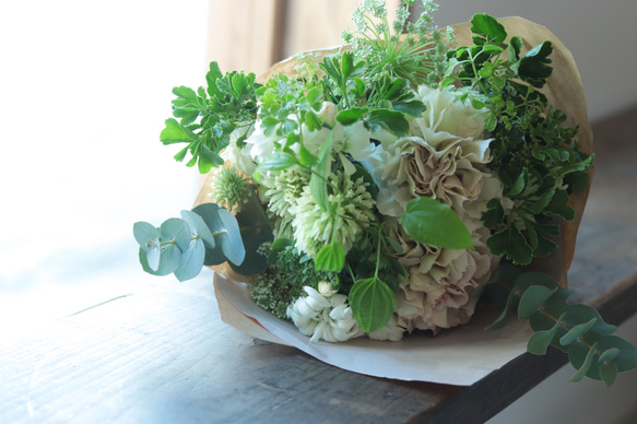 生花　母の日の花束　グリーン　誕生日　ウエディング　結婚式 2枚目の画像