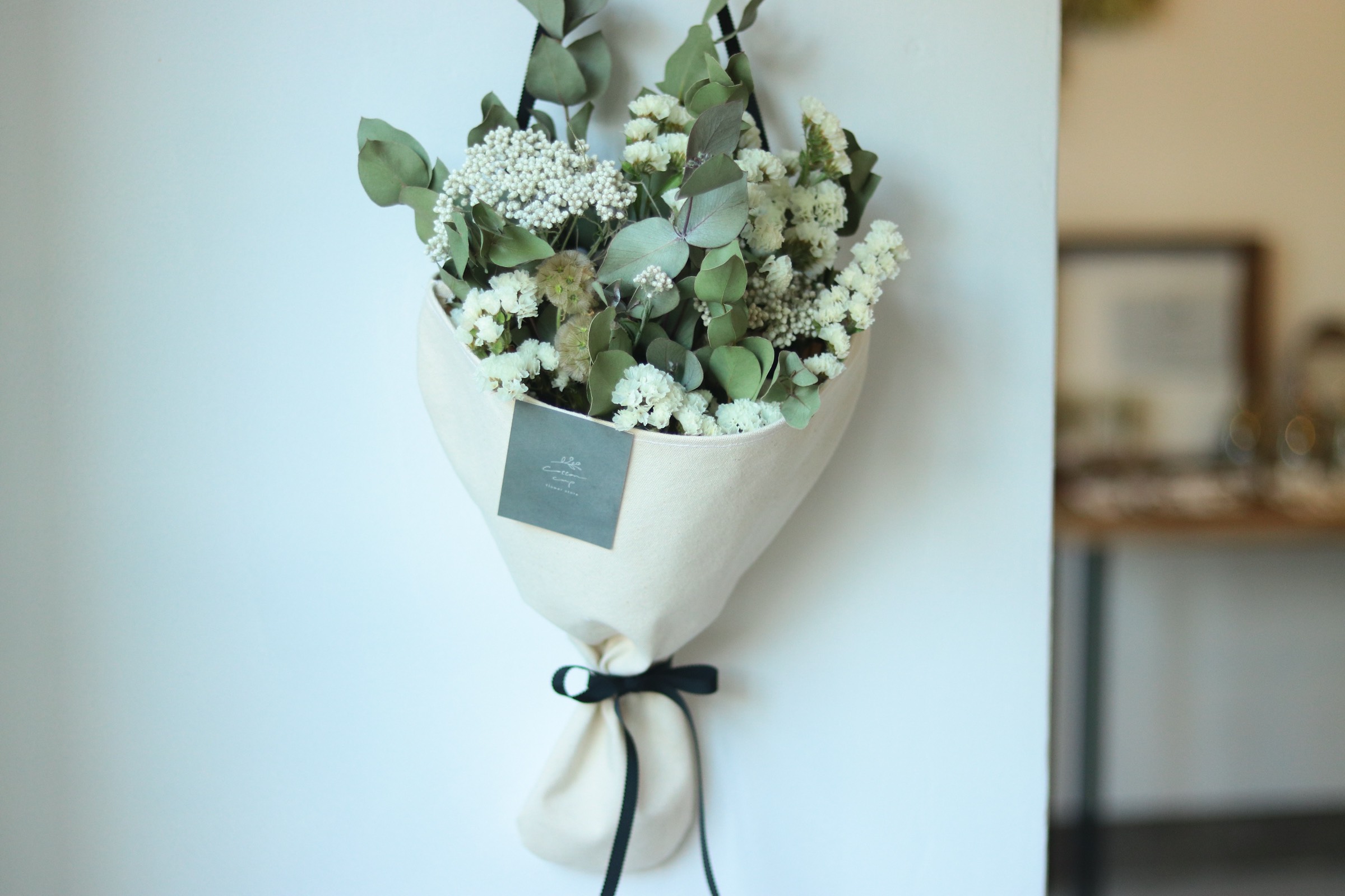 ハンギングブーケ　誕生日　お祝い　白