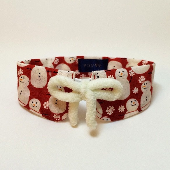 雪だるま柄・猫用つけ襟風首輪（ゴム留め）／子猫から成猫 1枚目の画像