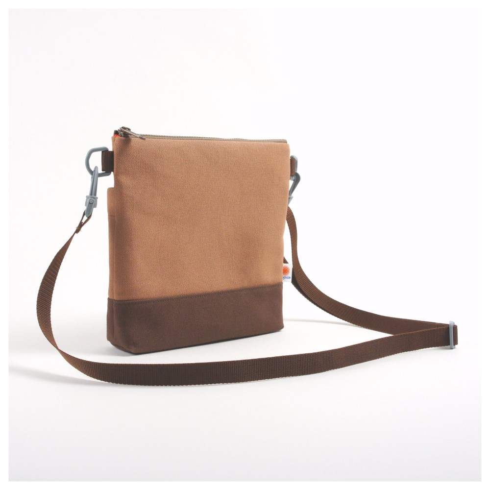 オトナ女子のコーデにも合う帆布のスクエアサコッシュ（モカブラウン+ココアブラウン）《受注制作》 [ ポシェット ]