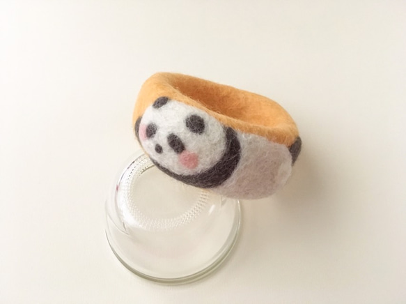 育てるパンダのバングル♡ゴールデンイエロー☆羊毛フェルトアクセサリー 6枚目の画像