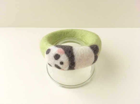 育てるパンダのバングル♡イエローグリーン☆羊毛フェルトアクセサリー 6枚目の画像