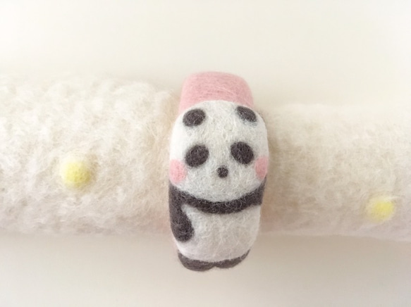 育てるパンダのバングル♡ピンク☆羊毛フェルトアクセサリー 2枚目の画像