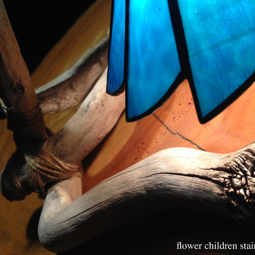 流木ステンドグラス010 スタンドライト・テーブルランプ Flower