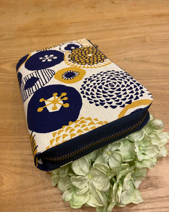 送料無料 ♪ 北欧 和風 ミックスフラワー ♡ L字ファスナー ジャバラ マルチケース Sサイズ 6枚目の画像