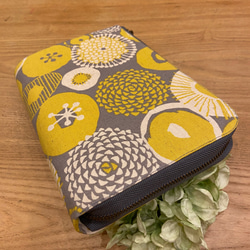 送料無料 ♪ 北欧 和風 ミックスフラワー ♡ L字ファスナー ジャバラ マルチケース Mサイズ 5枚目の画像